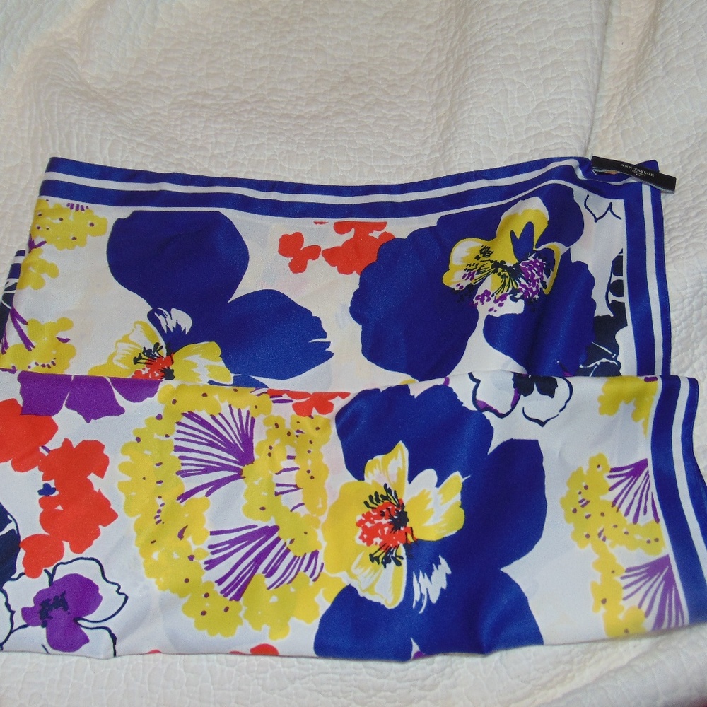 ANN TAYLOR SCARF